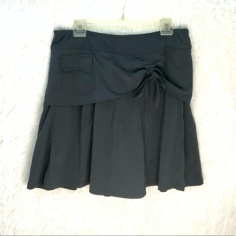 Athleta skort black size 12, but more like a size 16
